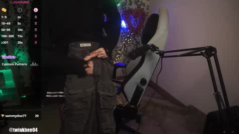 Snapshot of twinkben04 chatting on 10-13-25, 08:42 Ben online show from 10-13-25, 08:42