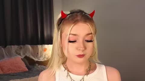 twinklefluff online show from 11-03-25, 04:19