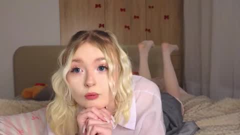 Snapshot of twinklefluff chatting on 01-17-26, 04:22 twinklefluff online show from 01-17-26, 04:22