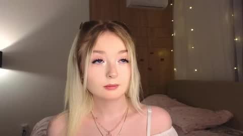 Snapshot of twinklefluff chatting on 02-27-26, 04:40 twinklefluff online show from 02-27-26, 04:40