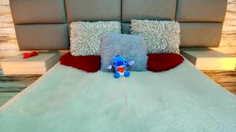 twinslovers_ online show from 10-16-25, 09:38