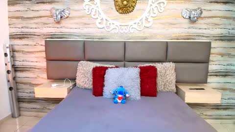 twinslovers_ online show from 10-26-25, 10:15