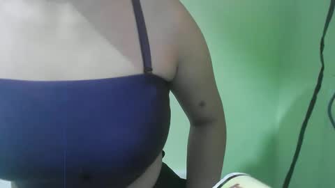 Snapshot of twitamscouple4u chatting on 10-18-25, 04:26 twitamscouple4u online show from 10-18-25, 04:26