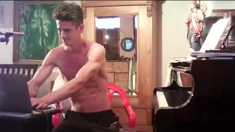 Snapshot of twoforallprivate chatting on 11-05-25, 09:48 TobeBritta online show from 11-05-25, 09:48