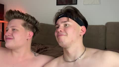 Noah blonde and Josh dark hair Nike guy online show from 01-12-25, 09:08