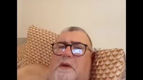 twohats2810 online show from 12-01-25, 07:08