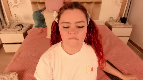 Snapshot of twwiiggy19 chatting on 01-20-25, 08:07 Twiggy online show from 01-20-25, 08:07