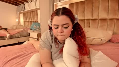 Snapshot of twwiiggy19 chatting on 01-24-25, 02:28 Twiggy online show from 01-24-25, 02:28