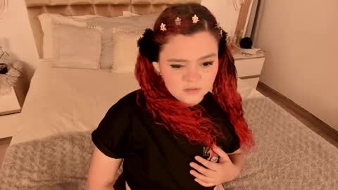 Snapshot of twwiiggy19 chatting on 01-31-25, 08:12 Twiggy online show from 01-31-25, 08:12