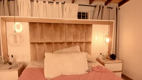 Snapshot of twwiiggy19 chatting on 02-04-25, 12:19 Twiggy online show from 02-04-25, 12:19