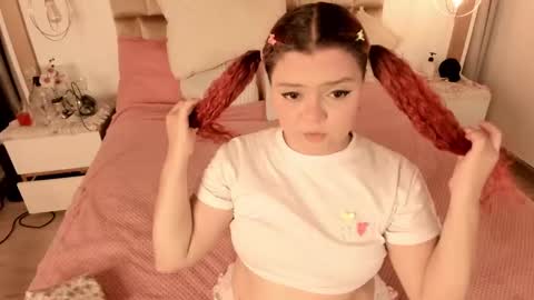 Snapshot of twwiiggy19 chatting on 03-01-25, 07:59 Twiggy online show from 03-01-25, 07:59