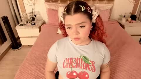 Snapshot of twwiiggy19 chatting on 03-10-25, 08:34 Twiggy online show from 03-10-25, 08:34