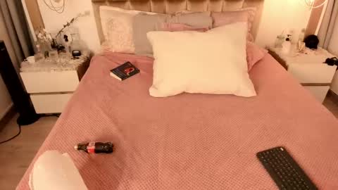 Snapshot of twwiiggy19 chatting on 03-11-25, 08:20 Twiggy online show from 03-11-25, 08:20