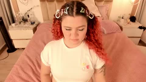 Snapshot of twwiiggy19 chatting on 03-12-25, 02:30 Twiggy online show from 03-12-25, 02:30