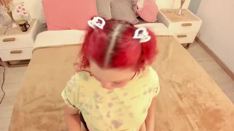 Snapshot of twwiiggy19 chatting on 09-10-25, 08:09 Twiggy online show from 09-10-25, 08:09