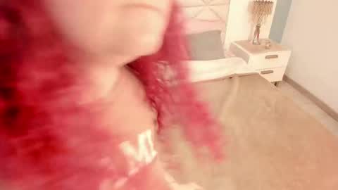 Snapshot of twwiiggy19 chatting on 10-27-25, 08:24 Twiggy online show from 10-27-25, 08:24