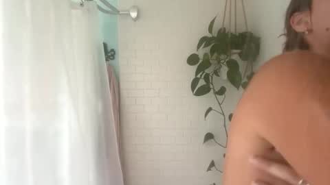 tylababyy online show from 10-27-25, 04:11