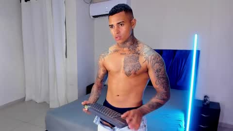 tyler_bell_ online show from 04-09-26, 06:19