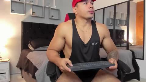 tyler_hank1 online show from 12-20-25, 09:44