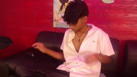 tyler_wolf_1 online show from 10-06-25, 11:29