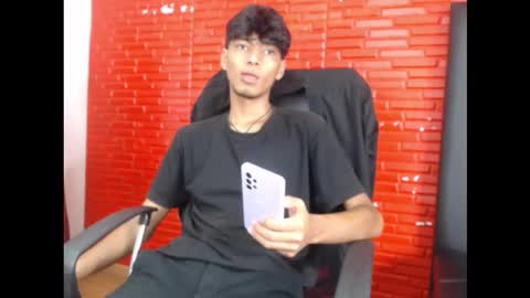 tyler_wolf_1 online show from 10-08-25, 11:52