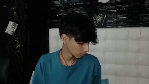 tyler_wolf_1 online show from 10-20-25, 12:27