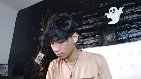 tyler_wolf_1 online show from 10-22-25, 12:27