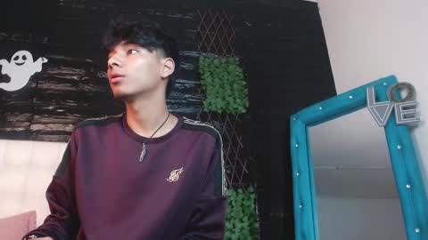 tyler_wolf_1 online show from 11-04-25, 12:26