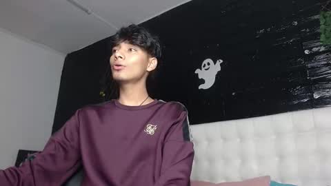 tyler_wolf_1 online show from 11-07-25, 12:27