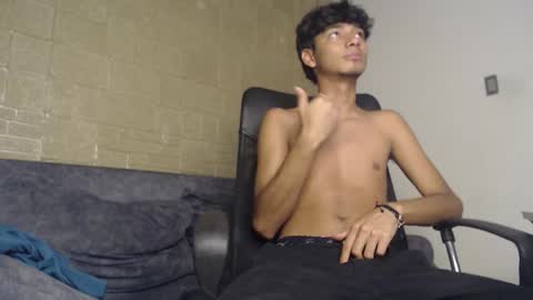 tyler_wolf_1 online show from 11-21-25, 03:22