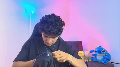   online show from 01-12-26, 01:49