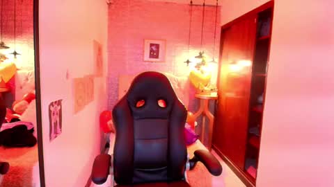       online show from 03-10-25, 03:01