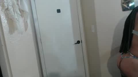 Azelia B online show from 10-31-25, 05:03