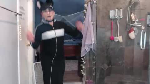 Azelia B online show from 01-13-26, 04:45