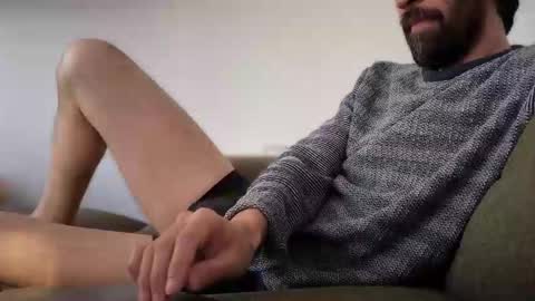 Snapshot of ubehalaya chatting on 11-08-25, 07:01 Ross online show from 11-08-25, 07:01