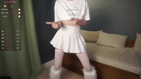 Lili online show from 01-29-25, 06:39