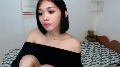 Snapshot of ughliah chatting on 10-25-25, 12:13 urbbgirl alliah online show from 10-25-25, 12:13