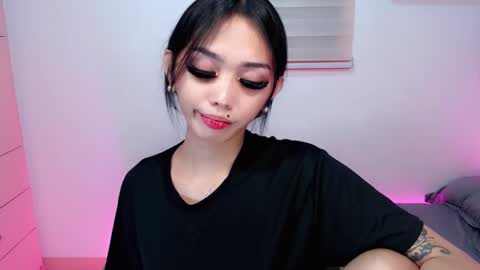 Snapshot of ughliah chatting on 01-17-26, 07:17 urbbgirl alliah online show from 01-17-26, 07:17