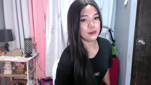 Snapshot of ugly_asianlover chatting on 12-01-24, 09:59 rechelle online show from 12-01-24, 09:59