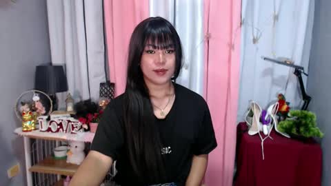 Snapshot of ugly_asianlover chatting on 12-07-24, 04:42 rechelle online show from 12-07-24, 04:42