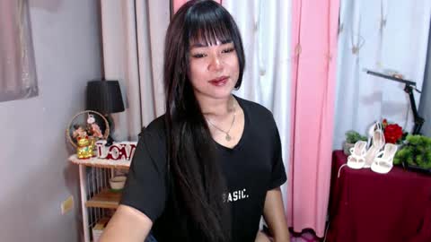 Snapshot of ugly_asianlover chatting on 12-12-24, 04:10 rechelle online show from 12-12-24, 04:10