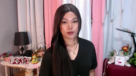 Snapshot of ugly_asianlover chatting on 12-19-24, 04:02 rechelle online show from 12-19-24, 04:02