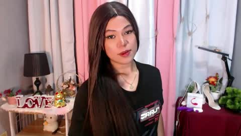 Snapshot of ugly_asianlover chatting on 12-19-24, 07:40 rechelle online show from 12-19-24, 07:40
