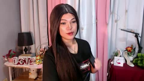 Snapshot of ugly_asianlover chatting on 12-20-24, 02:27 rechelle online show from 12-20-24, 02:27