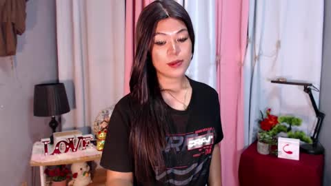 Snapshot of ugly_asianlover chatting on 01-06-25, 09:41 rechelle online show from 01-06-25, 09:41