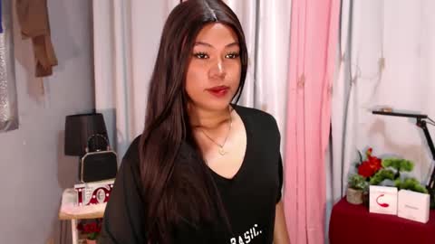 Snapshot of ugly_asianlover chatting on 01-07-25, 10:54 rechelle online show from 01-07-25, 10:54
