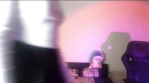 Vickie online show from 10-29-25, 03:14