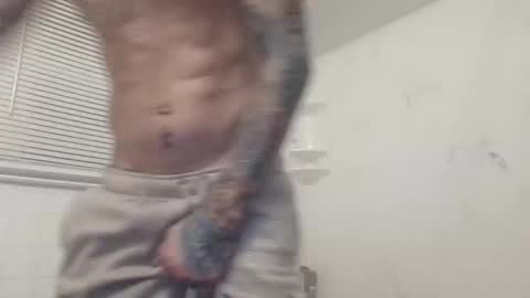 Snapshot of uktsunami chatting on 10-19-25, 10:38 uktsunami online show from 10-19-25, 10:38