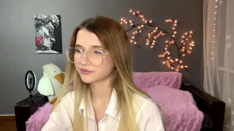 Vikki online show from 12-14-25, 04:12