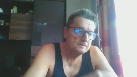 Snapshot of ulmeni4 chatting on 01-08-25, 09:00 ulmeni4 online show from 01-08-25, 09:00